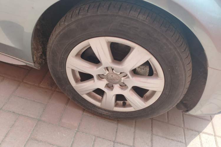 Used Audi A4L 2012 2.0 TFSI automatic standard version