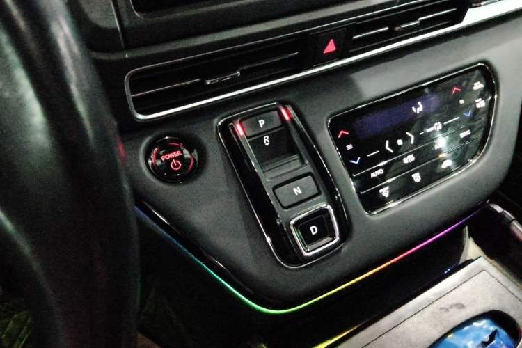 Used Honda Elysion 2024 2.0L eHEV Luxury Edition Gear Lever