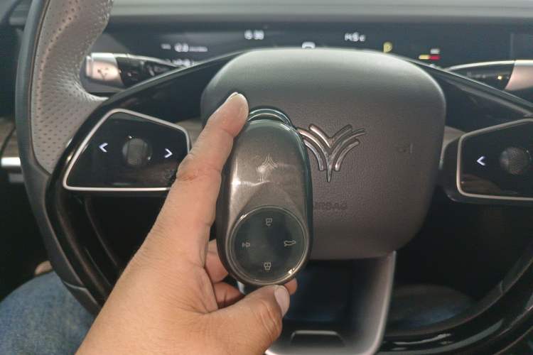 Used NETA S 2022 Extended-Range Version 1160 km Range Rear-Wheel-Drive Compact Edition