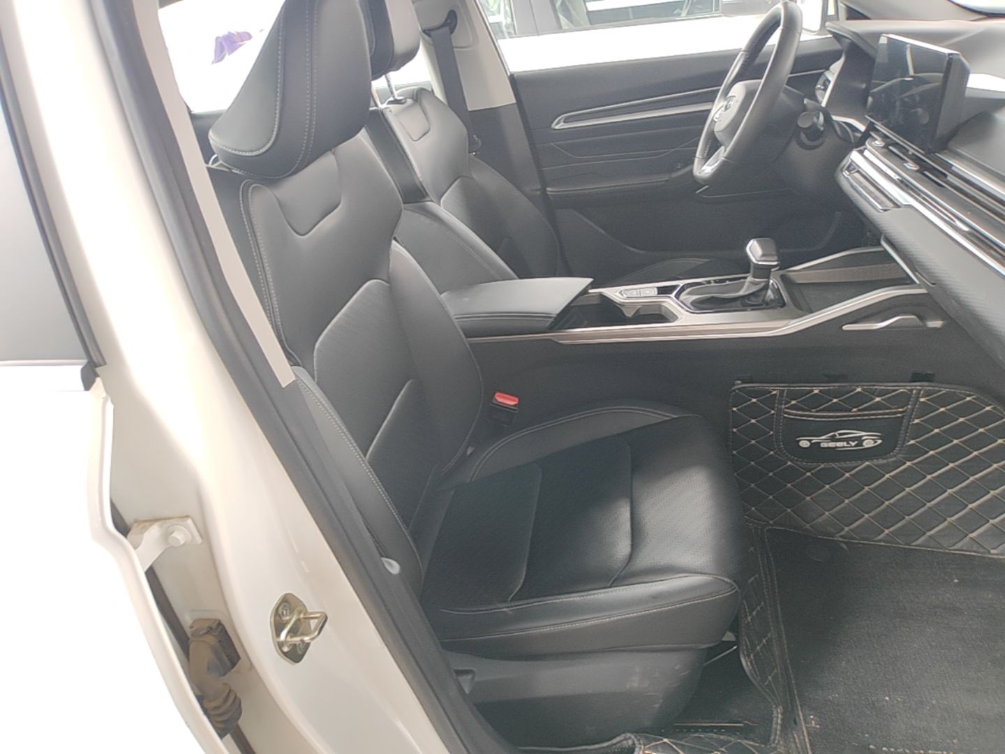 Geely Auto Emgrand 2022 4th Generation 1.5L CVT Luxury Model - Premium — снимка 19