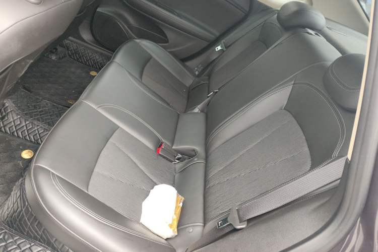 Used Buick Verano 2018 Sedan 20T Dual-Clutch Leading Model Left Rear Seat