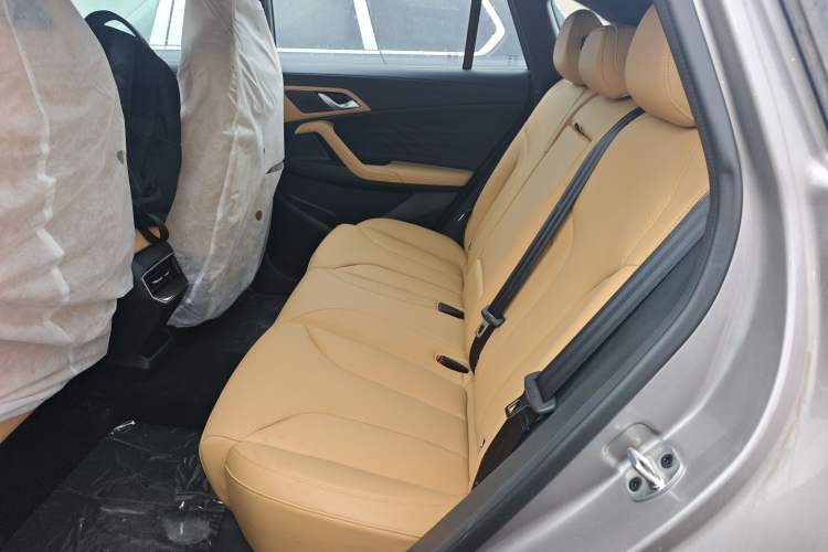 Used Roewe RX5 New Energy 2023 eRX5 Super Hybrid Premium Edition Left Rear Seat