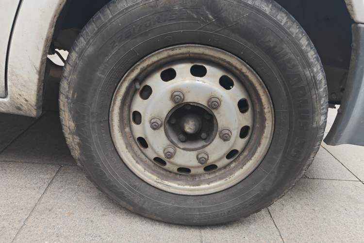 Used Ford Classic Transit 2013 2.8T Diesel Ice White Logistics Vehicle Long Wheelbase Mid-Roof – JX493ZLQ3A