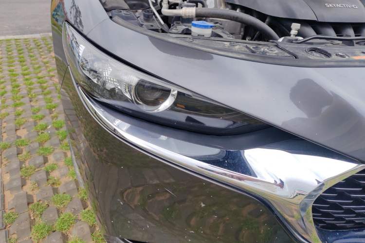 Used Mazda 3 Axela 2021 2.0L Automatic Zhiya Edition Right Front Headlight