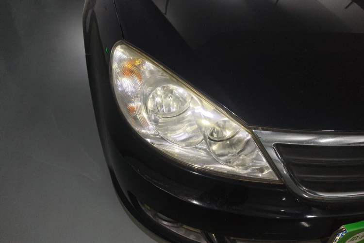 Used Volkswagen Lavida 2011 1.6L Automatic PinYou Edition Right Front Headlight