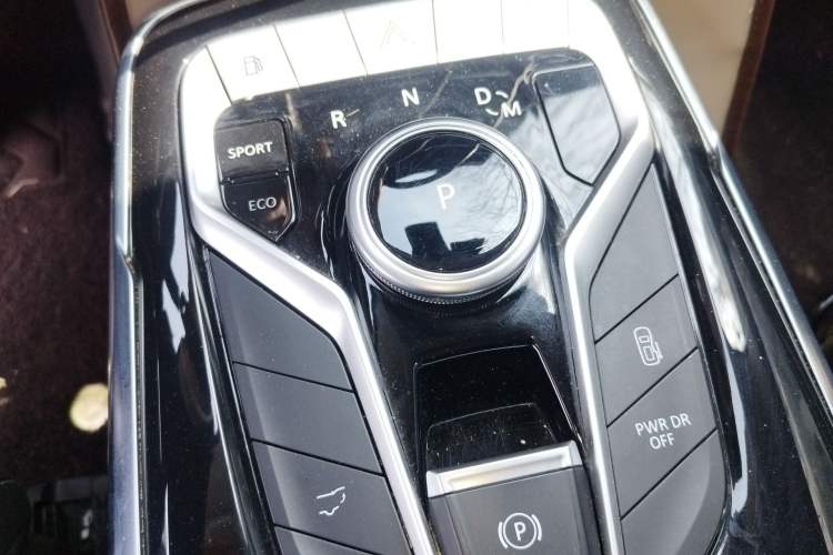 Used SAIC MAXUS G20 2023 PLUS 2.0T Gasoline Automatic Luxury Edition
