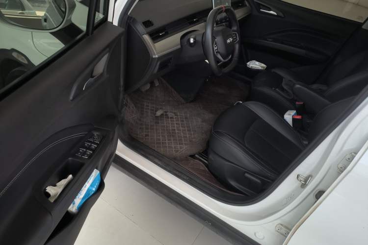 Used NETA V 2022 Long-Range Industry Custom Edition