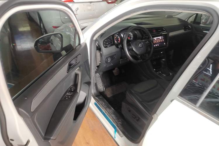 Used Volkswagen Tiguan L 2019 330TSI Automatic Two-Wheel Drive Panoramic Comfort Edition China VI Standard Driver Seat