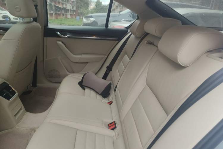 Used Skoda Octavia 2015 1.6L Manual Yijun Edition
