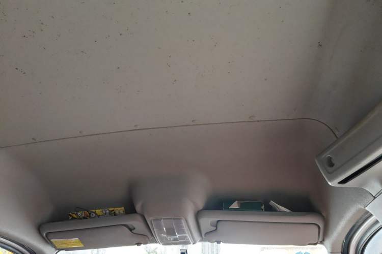 Used SAIC MAXUS Xintu V80 2018 2.5T 6-Speed Manual Aoyuntong Short Wheelbase Mid-Height 5-6 Seater
