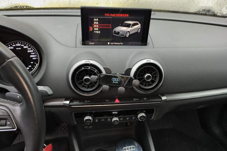 Used Audi A3 2017 Sportback 35 TFSI Sport Edition Audio And AC Panel