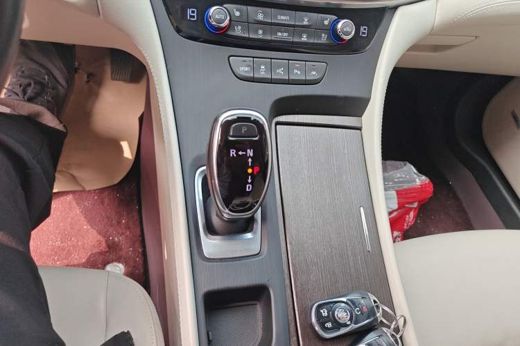 Used Buick LaCrosse 2022 Avenir Avia First Edition
