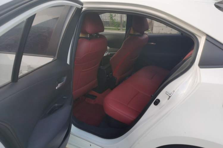 Used Toyota Corolla 2022 Dual-Motor 1.8L E-CVT Pioneer Edition
