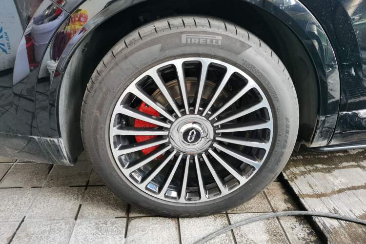 Used Hima AITO M8 2025 Extended-Range Max+ Version 53.4 kWh 6-Seater Edition Exterior 2