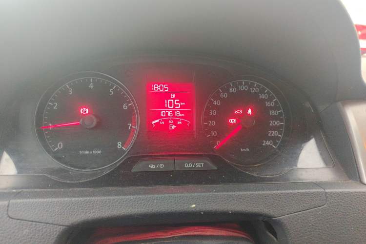 Used Volkswagen Santana 2015 1.6L Manual Comfort Edition
