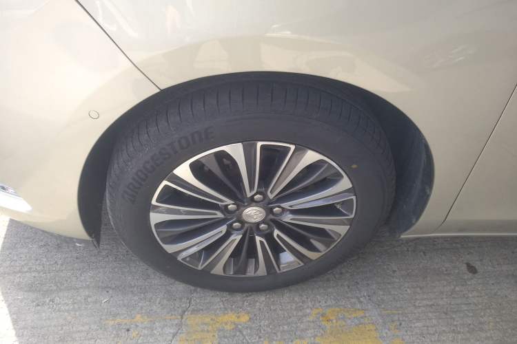 Used Buick GL8 2022 ES Land Cruiser 653T Luxury Model
