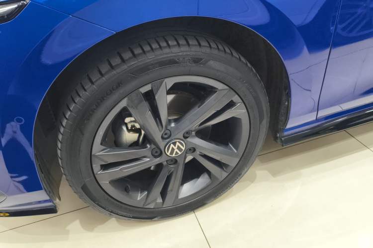 Used Volkswagen Golf 2023 Facelift 280TSI DSG R-Line Lite