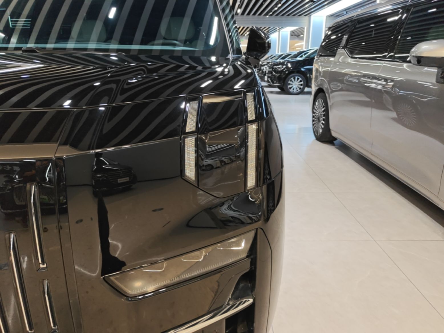 Zeekr 009 2024 7-Seater Walk-Through Version Four-Wheel Drive 108 kWh — снимка 8