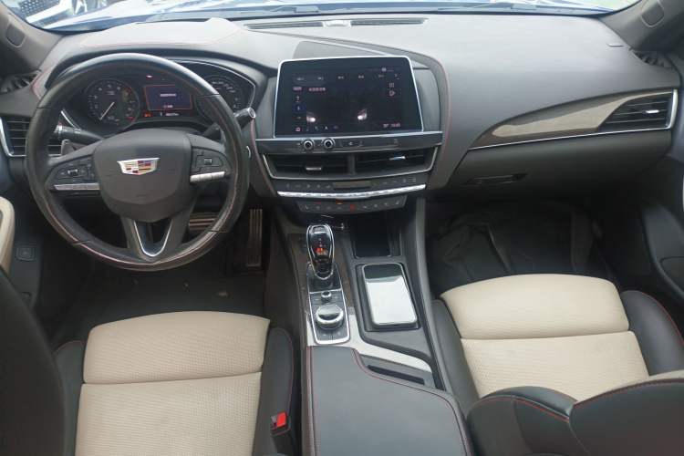 Used Cadillac CT5 2020 28T Platinum Sport Edition Center Console