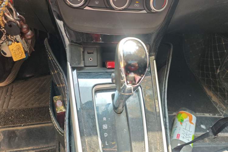 Used Nissan Sylphy 2016 1.6 XL CVT Luxury Edition Gear Lever