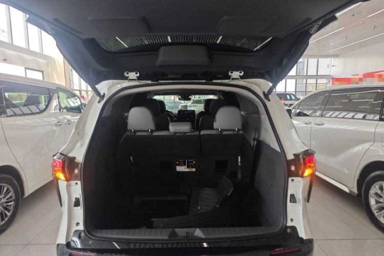 Used Toyota Granvia 2023 2.5L Hybrid Prestige PLUS Edition Trunk