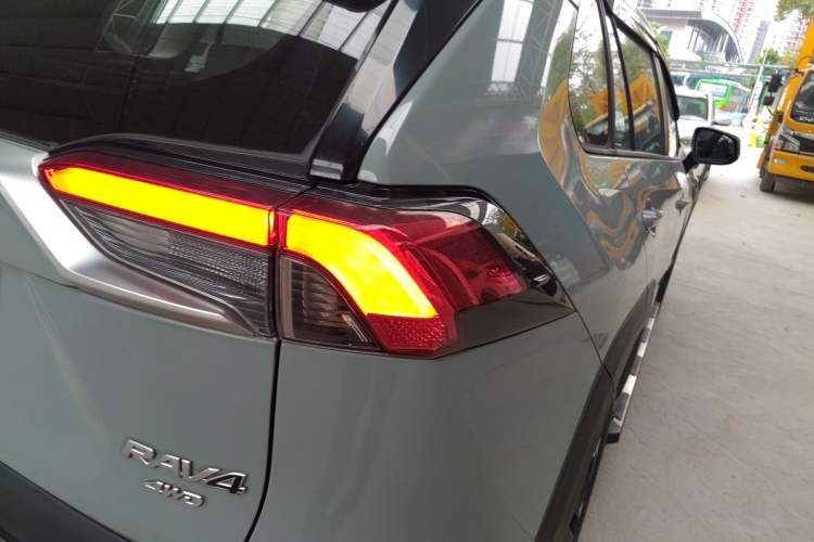 Used Toyota RAV4 2020 2.0L CVT Four-Wheel Drive Prestige Edition