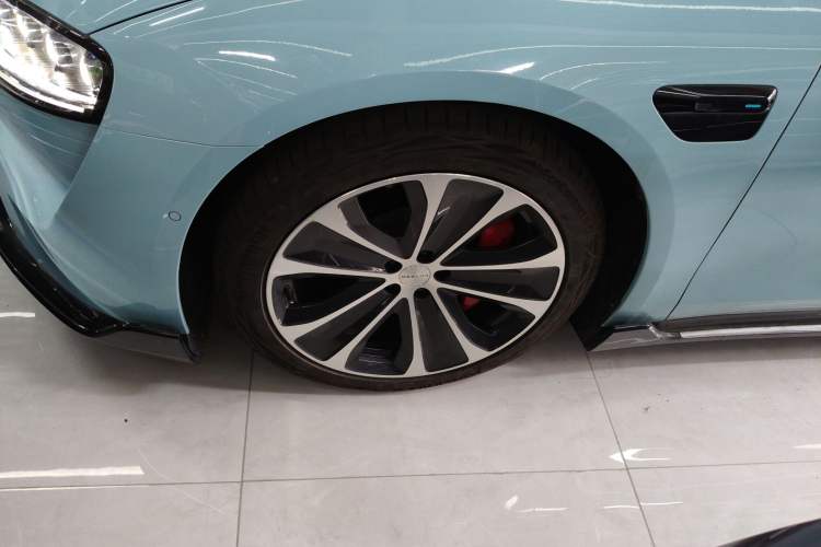 Used Hima Luxeed S7 2024 Ultra Four-Wheel Drive Flagship Edition Left Front Wheel Hub