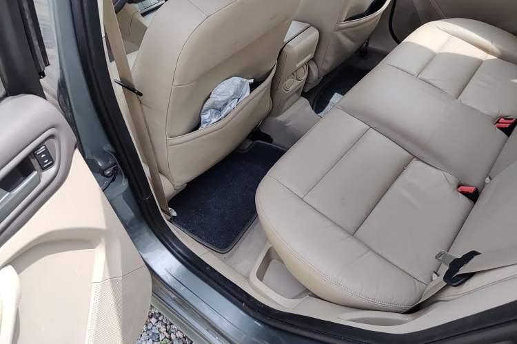 Used Ford Focus 2011 Hatchback 1.8L Automatic Fashion Edition
