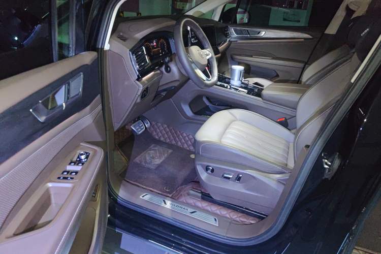 Used Volkswagen Viloran 2024 380TSI Luxury Edition Driver Seat