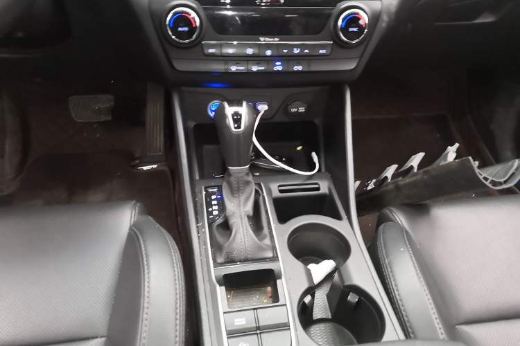 Used Hyundai Tucson 2018 1.6T Dual-Clutch Two-Wheel Drive 15th Anniversary Special Edition