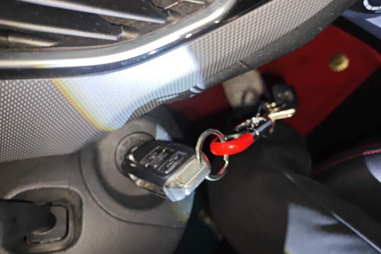 Used FAW Senya R7 2016 1.6L Manual Luxury Model
