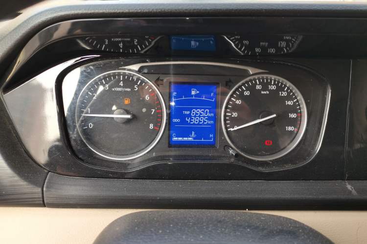 Used CHANGAN KUAYUE Xing V3 2023 1.5L Gasoline Comfort Model 7-Seater Passenger Vehicle Instrument Cluster