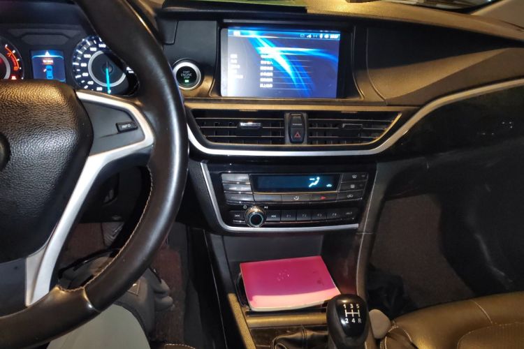 Used Soueast V5 Lingzhi 2015 Plus 1.5L Manual ZhiZun Version
