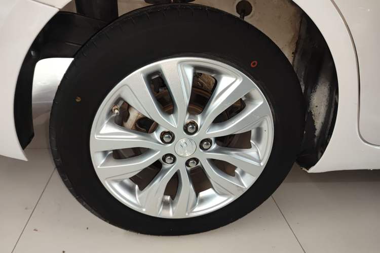 Used Buick GT 2018 15T Dual-Clutch Elite Model China V Standard Right Rear Wheel Hub