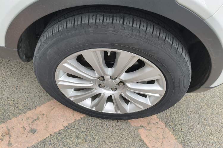 Used Land Rover Range Evoque 2017 2.0T SE Smart Glow Edition Right Front Wheel Hub