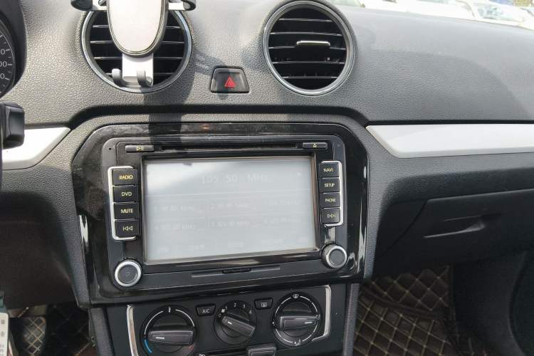 Used Volkswagen Jetta 2013 1.6L Automatic Comfort Model Audio And AC Panel