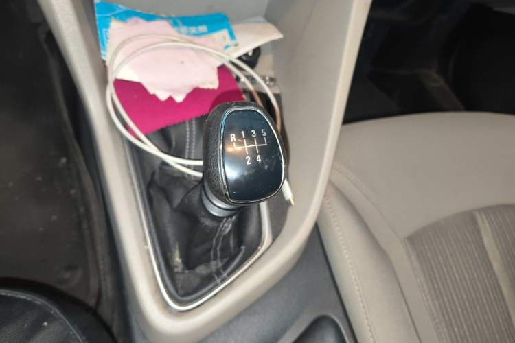 Used Buick GT 2015 15N Manual Elite Edition Gear Lever