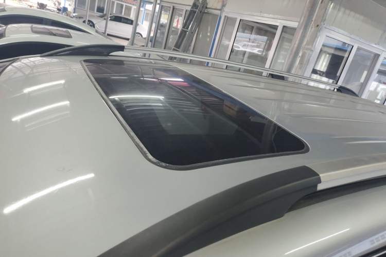 Used Baojun 730 2015 1.8L Manual Luxury Navigation ESP Version 7-seater
