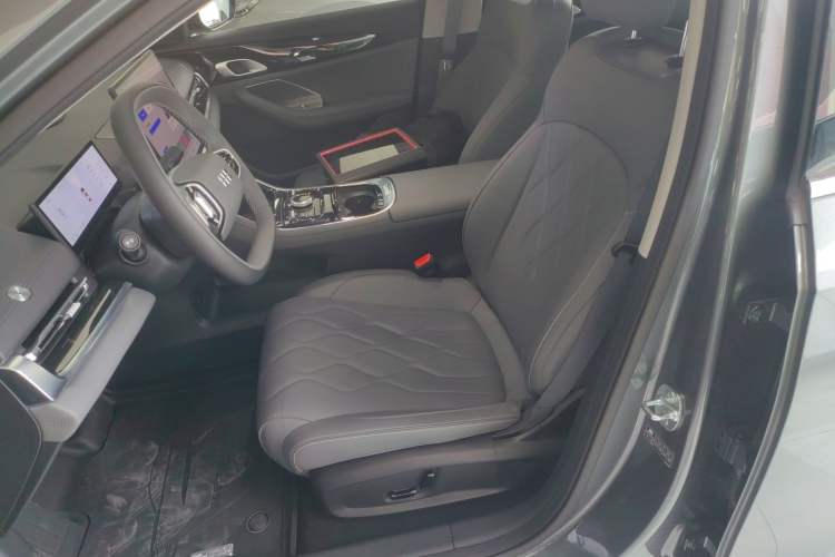 Used Geely Galaxy A7 2025 Model EM-i 70km Exploration Edition Left Front Seat