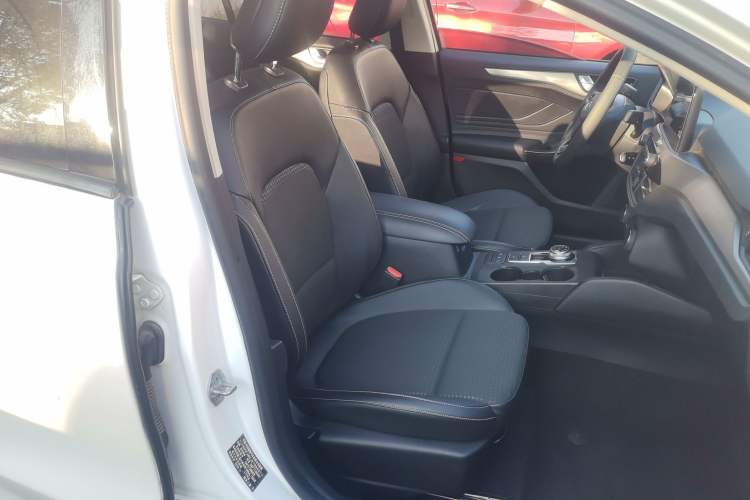 Used Ford Focus 2019 Sedan EcoBoost 125 Automatic Trendy Model China V Standard
