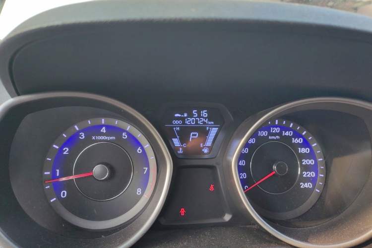 Used Hyundai Elantra (5th Generation / Langdong) 2015 1.6L Automatic Fashion Model