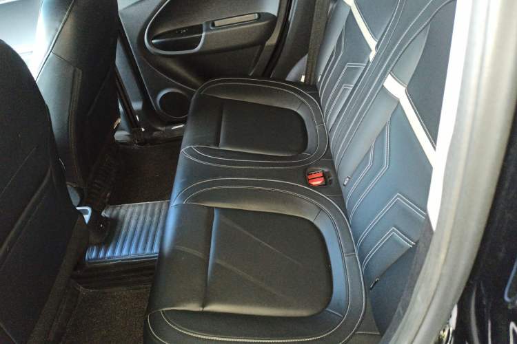 Used ORA White Cat 2022 Xiaoyue Mao Edition 360 km Luxury Model Lithium NMC