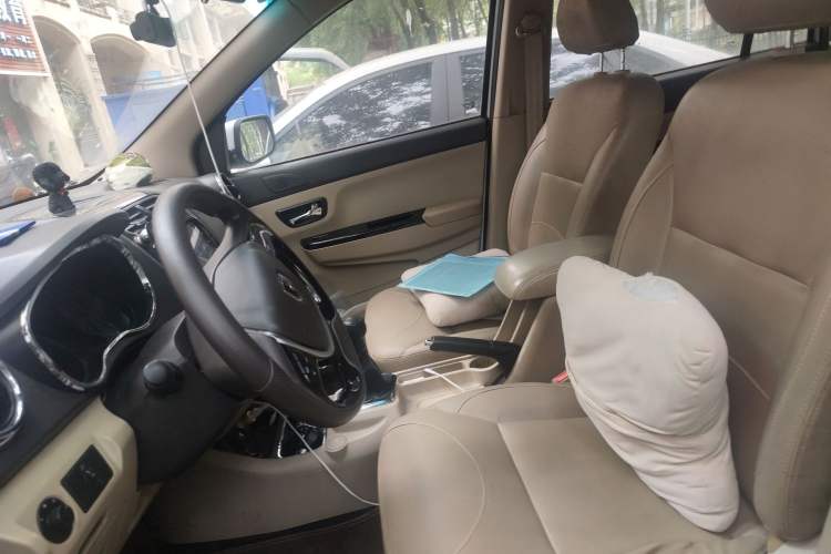 Used Jinbei 750 2015 1.5L Flagship Model