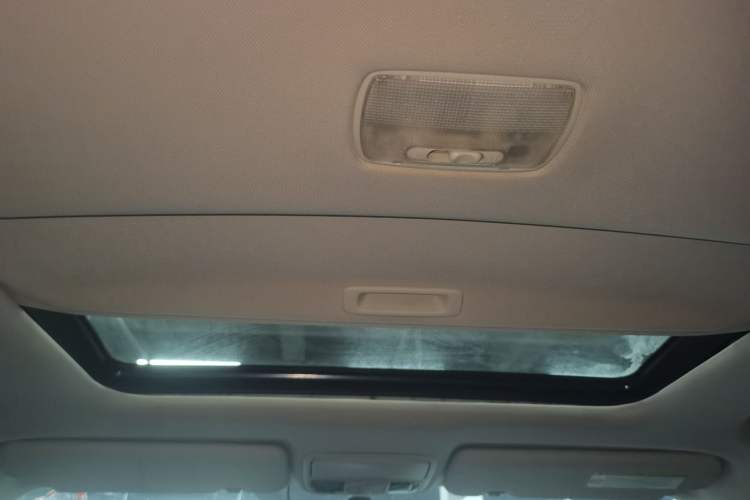 Used Honda CR-V 2012 2.4L four-wheel drive luxury version Headliner