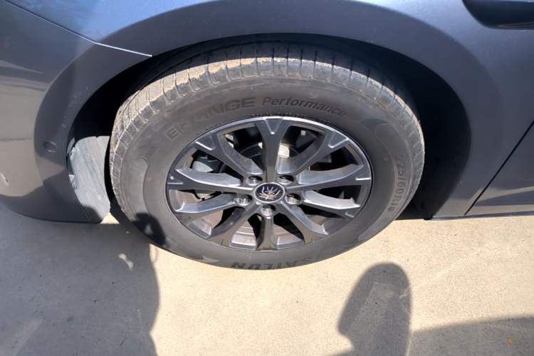 Used BYD Qin L 2025 DM-i Smart Drive 80KM Leading Model