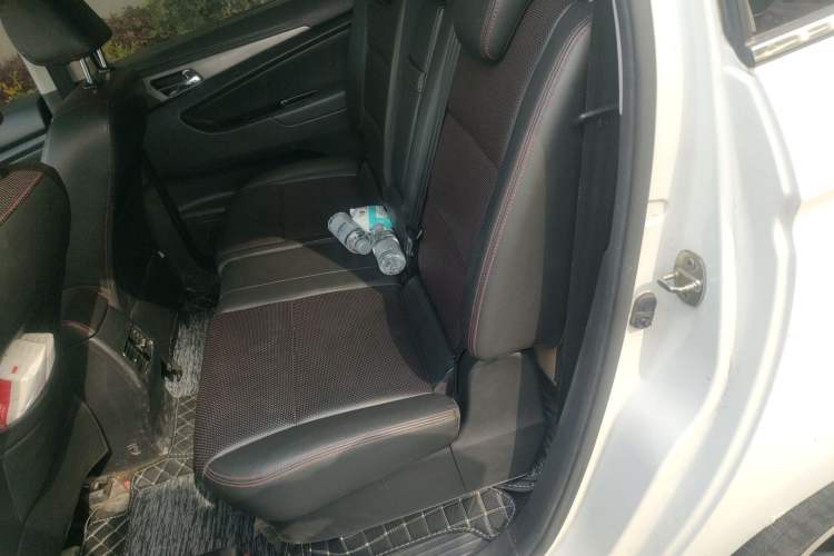 Used CHANGAN KAICHENG Oushang A600 2016 1.5L Manual Luxury 7-Seater Left Rear Seat