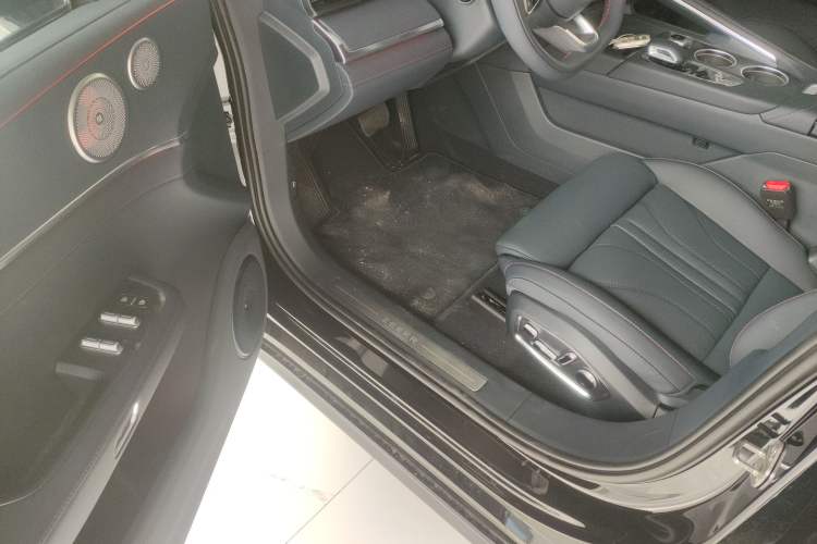 Used Zeekr 001 2026 Model 103° Rear-Drive Max Version Driver Seat