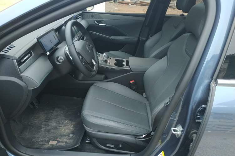 Used BYD Qin PLUS 2025 DM-i Smart Drive 120KM Superior Model