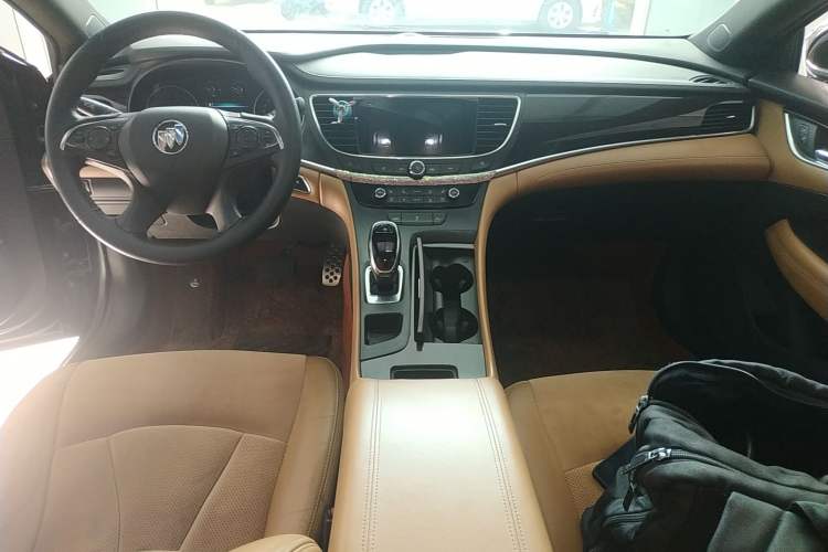 Used Buick LaCrosse 2016 20T Elite Edition Audio And AC Panel