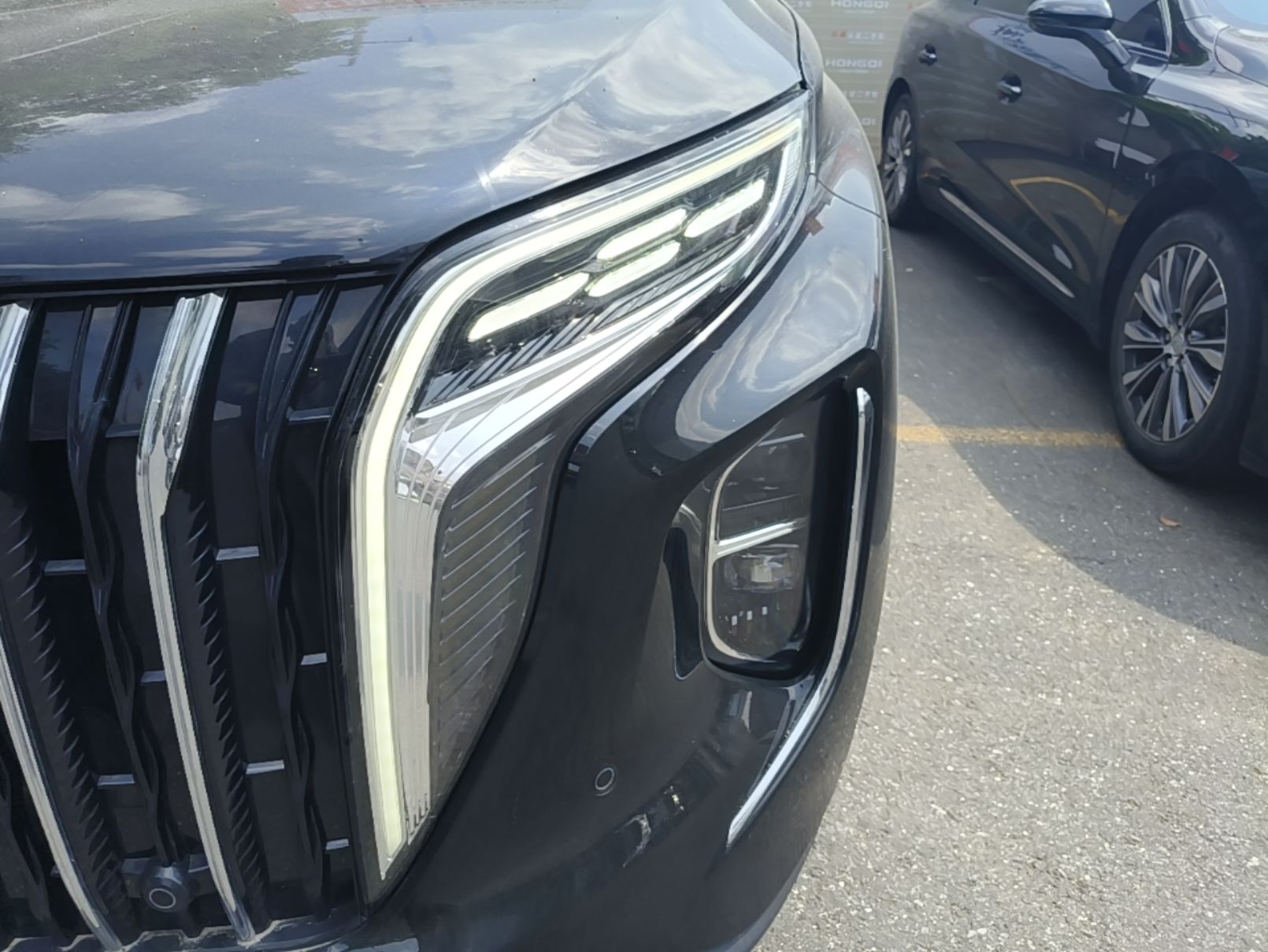 Hongqi HS7 PHEV 2024 2.0T PHEV Four-Wheel Drive Flagship Edition 6 Seats — снимка 8